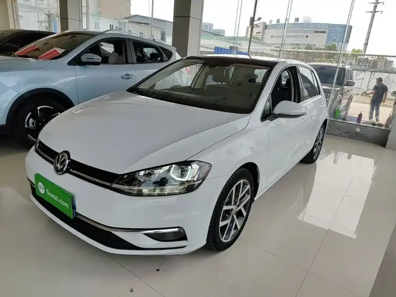 Volkswagen Golf, 2020