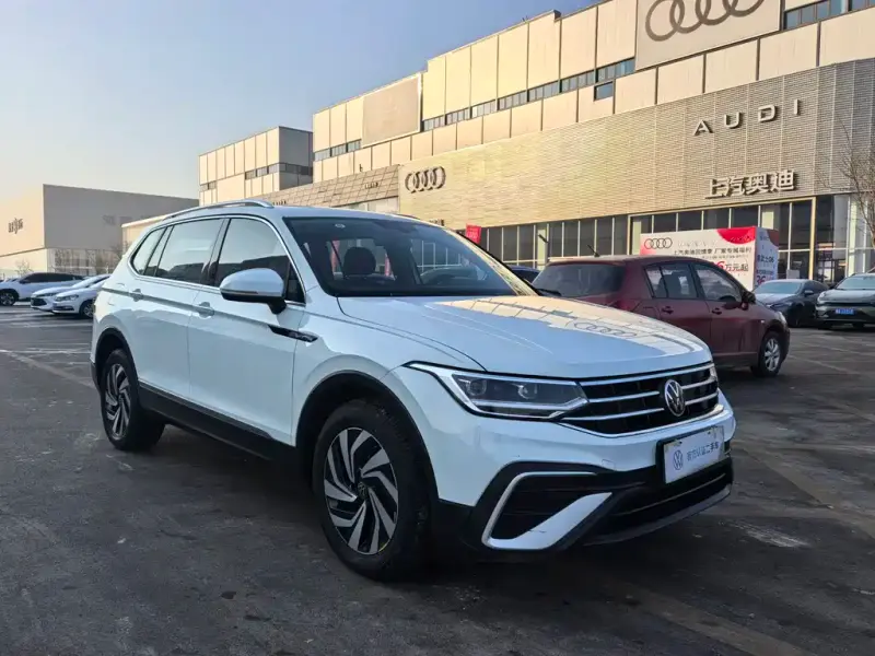 Volkswagen Tiguan L, 2023
