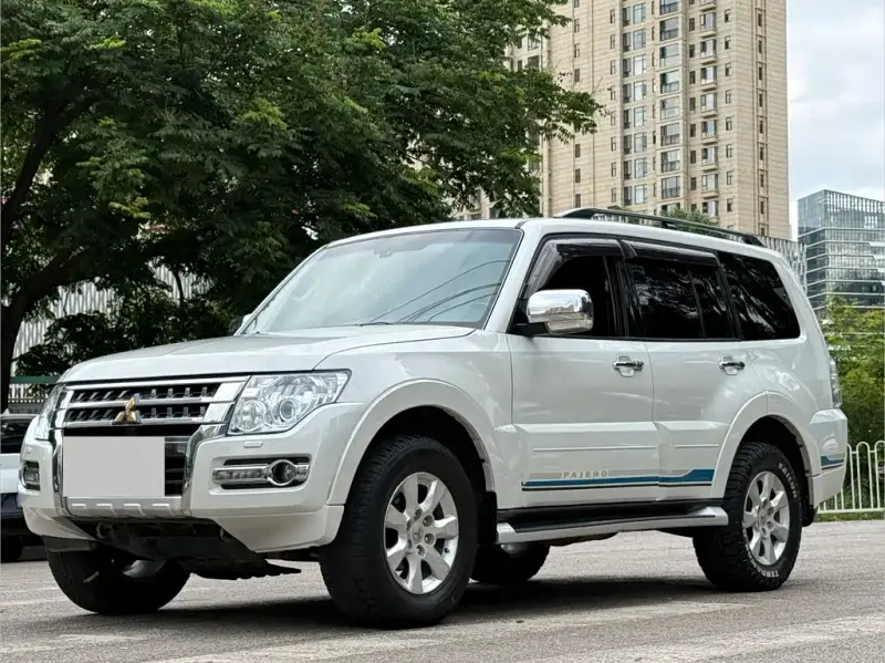 Mitsubishi Pajero (Import), 2019 — фото 1
