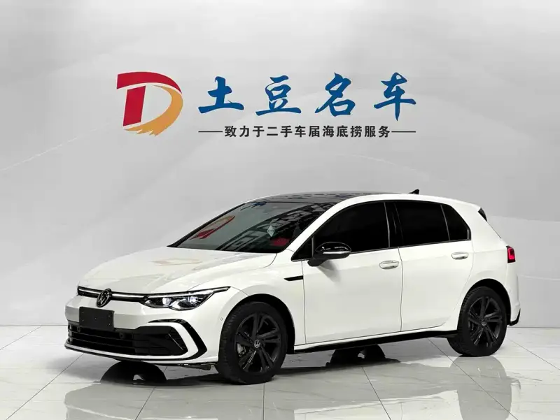 Volkswagen Golf, 2022