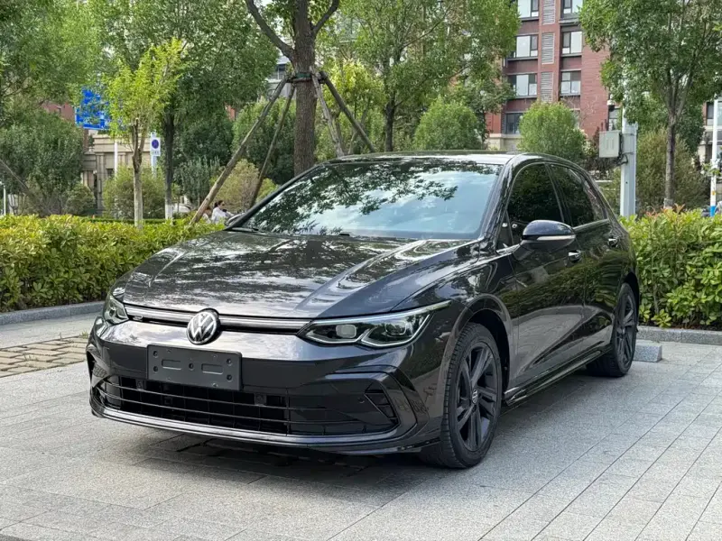 Volkswagen Golf, 2022