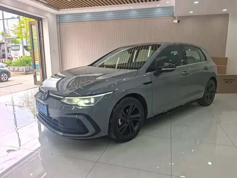 Volkswagen Golf, 2023