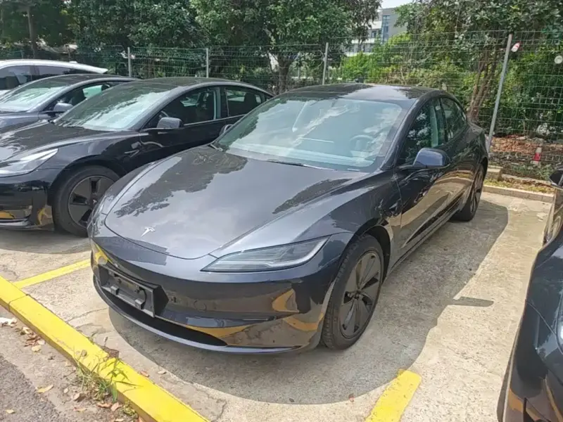 Tesla Model 3, 2025