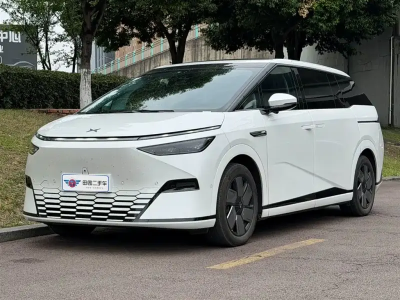 XPeng X9, 2025