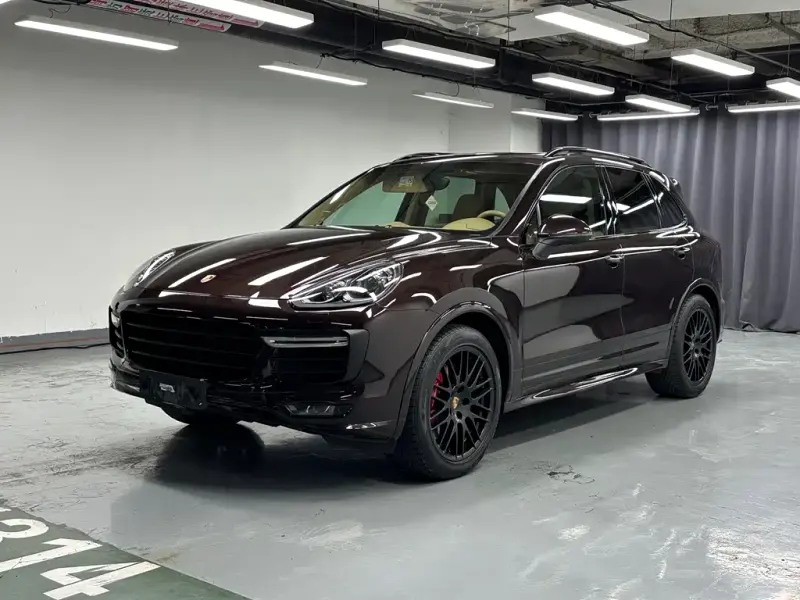 Porsche Cayenne, 2015
