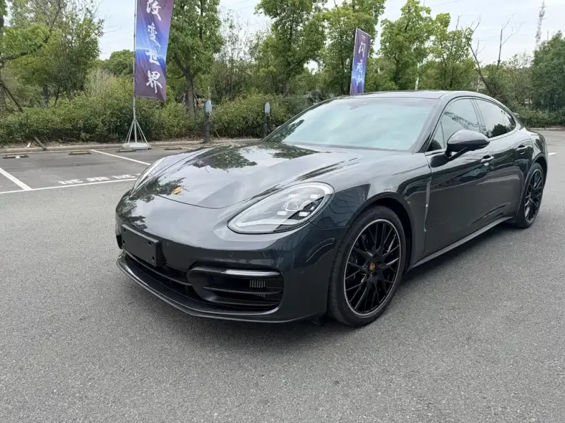 Porsche Panamera, 2023