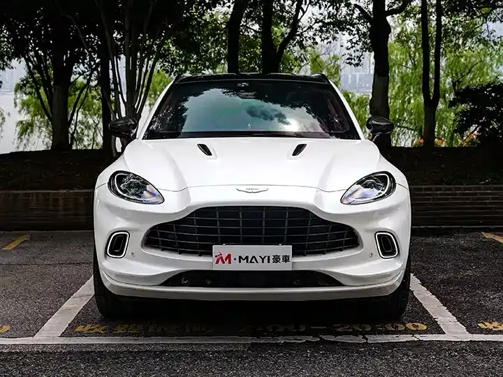 Aston Martin DBX, 2020