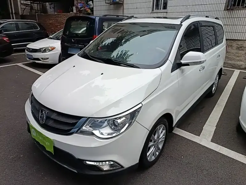 Baojun 730, 2015