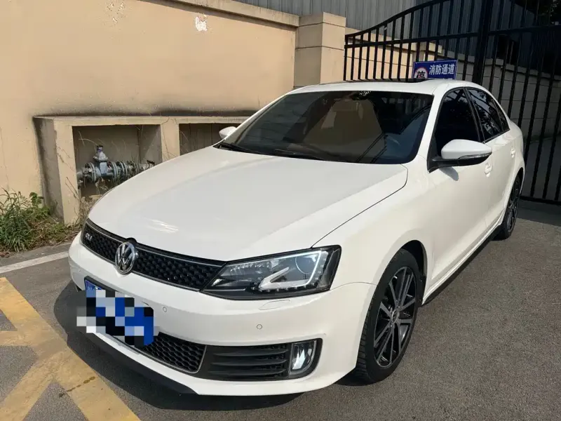 Volkswagen Sagitar, 2013