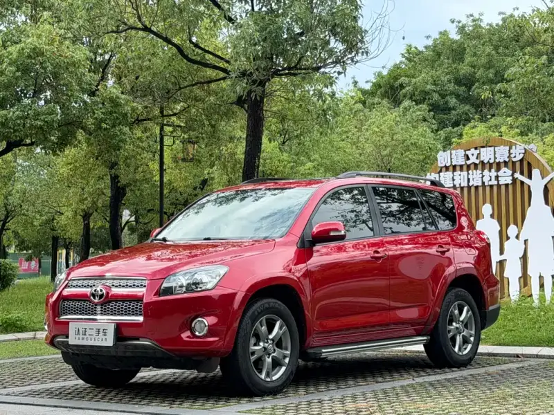 Toyota RAV4, 2013
