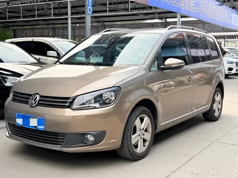 Volkswagen Touran, 2015 — фото 1