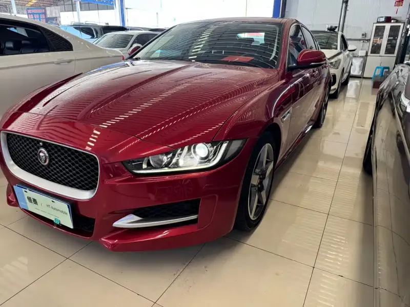 Jaguar XE, 2017