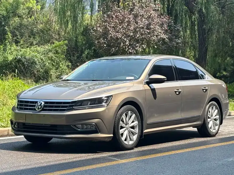 Volkswagen Passat, 2017 — фото 1