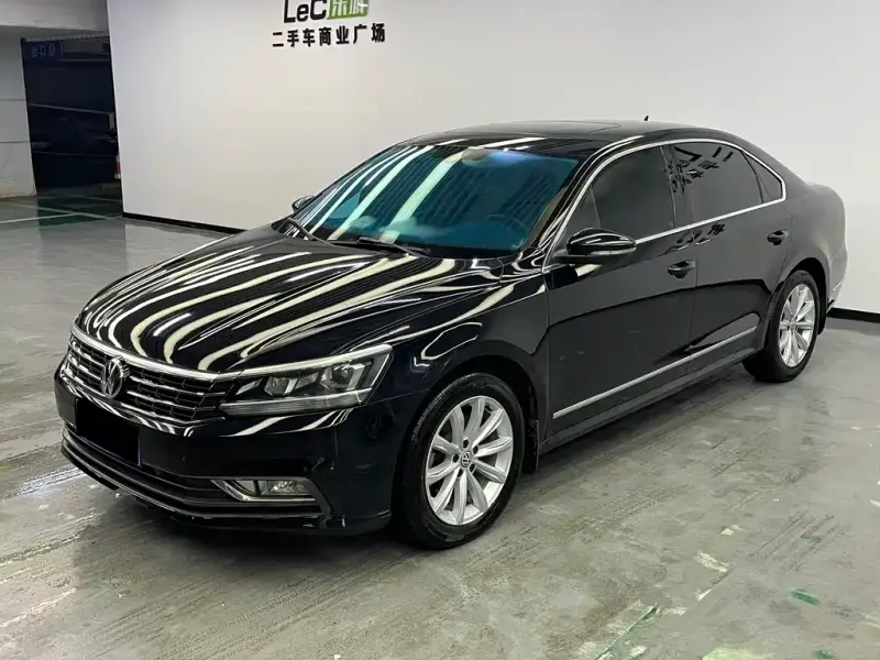 Volkswagen Passat, 2017 — фото 1
