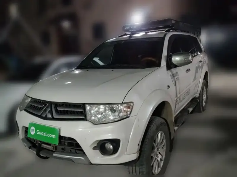 Mitsubishi Pajero Sport, 2015