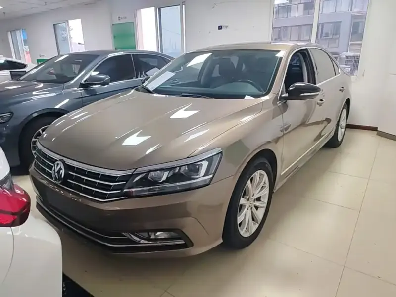 Volkswagen Passat, 2017 — фото 1