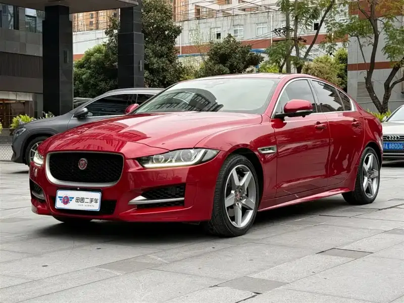 Jaguar XE, 2017 — фото 1