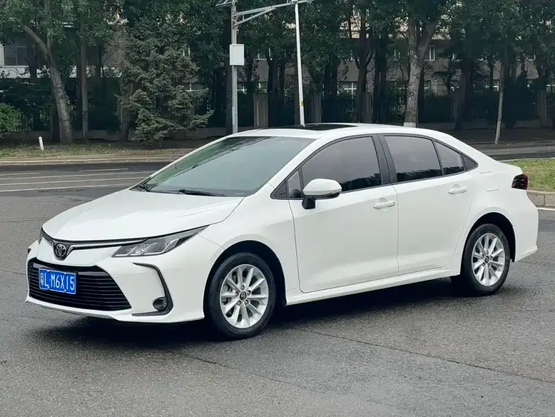 Toyota Corolla, 2022 — фото 1