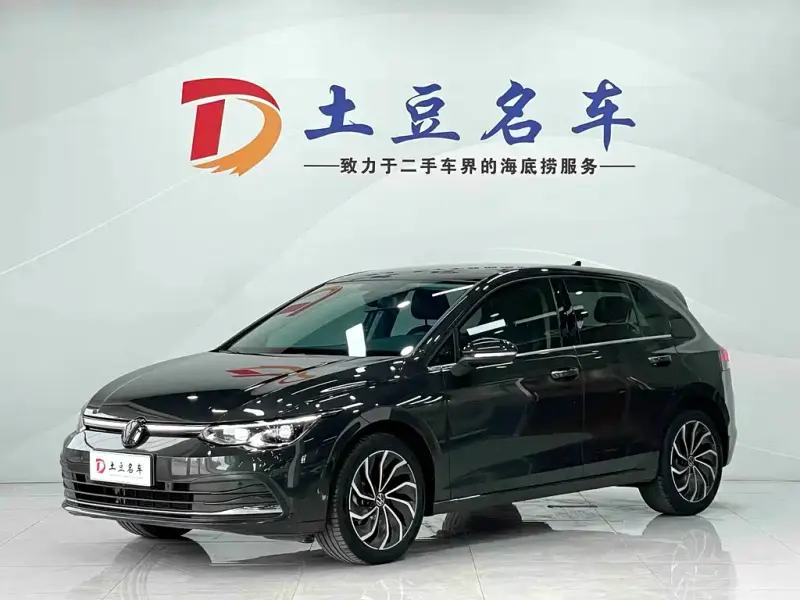 Volkswagen Golf, 2023