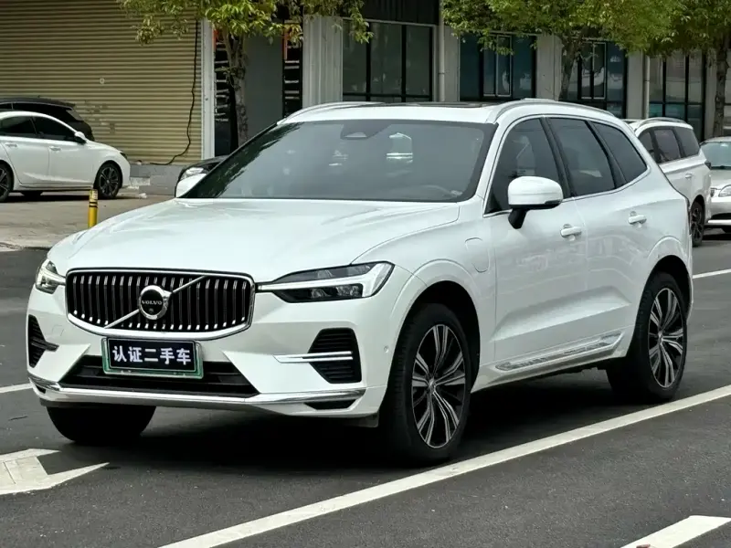 Volvo XC60 PHEV, 2022