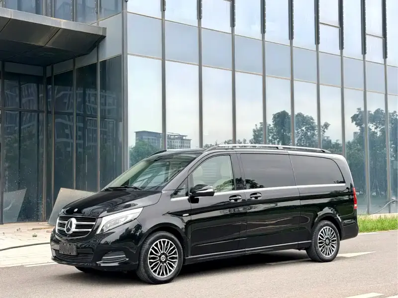 Mercedes-Benz V-Class, 2018 — фото 1