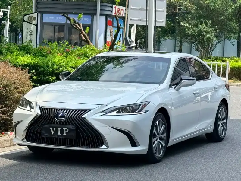 Lexus ES, 2020