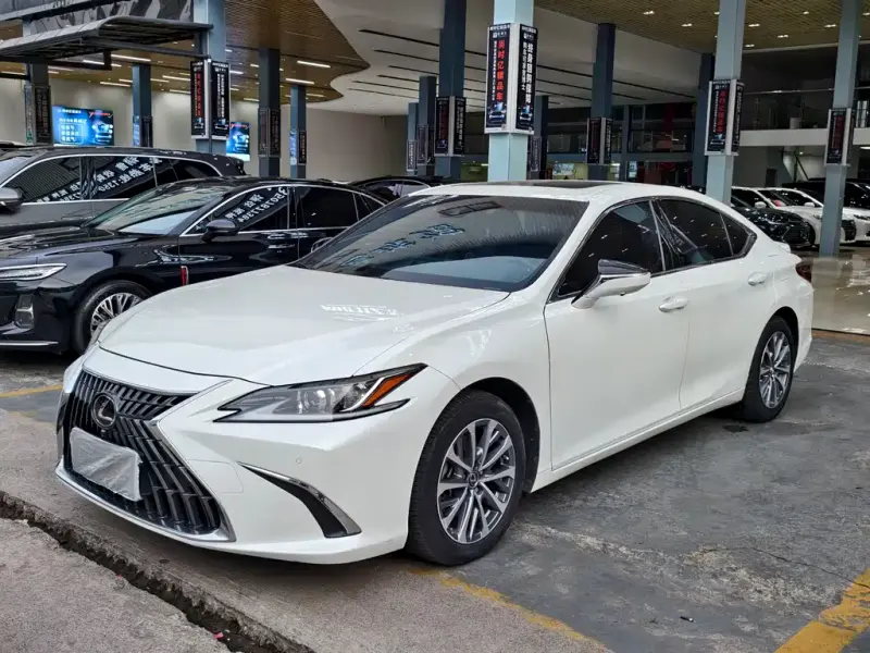 Lexus ES, 2024
