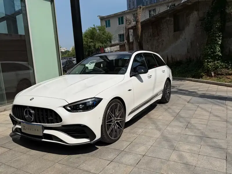 Mercedes-Benz C-Class AMG, 2025
