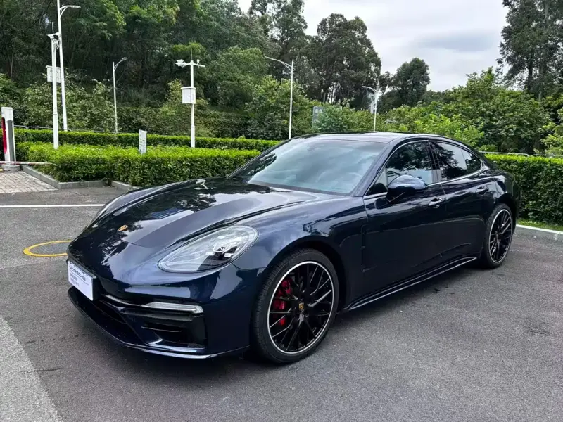 Porsche Panamera, 2023