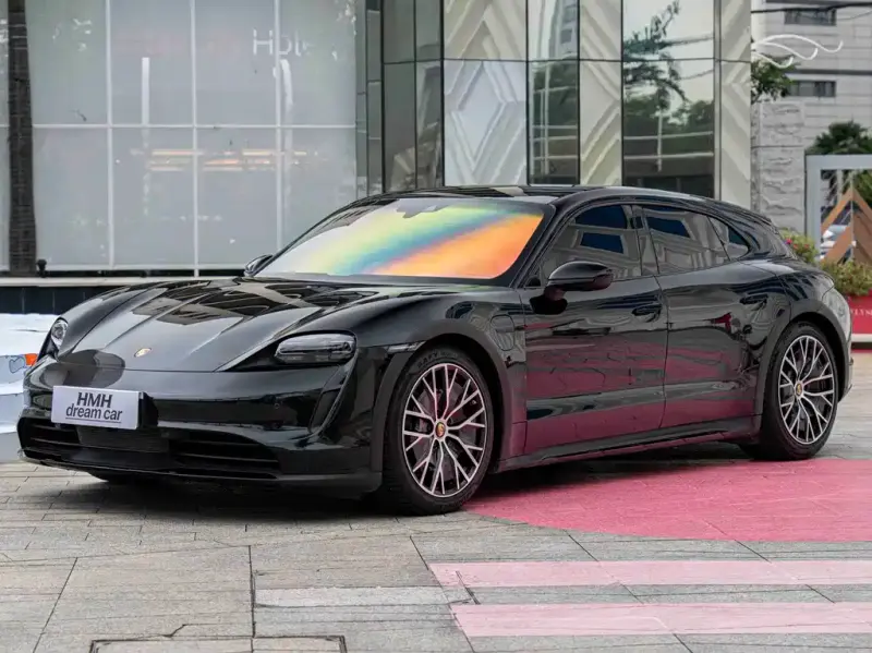 Porsche Taycan, 2023