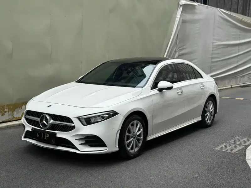 Mercedes-Benz A-Class, 2019 — фото 1