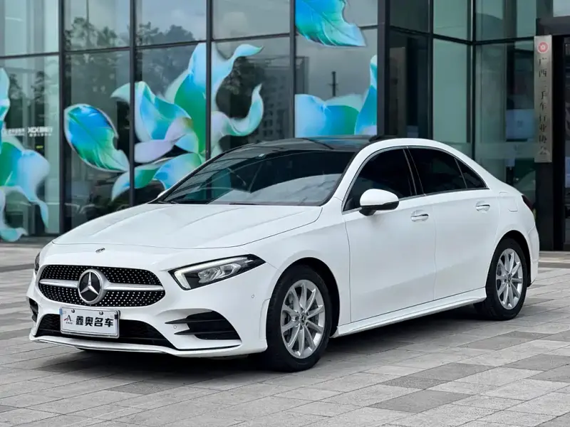 Mercedes-Benz A-Class, 2020 — фото 1