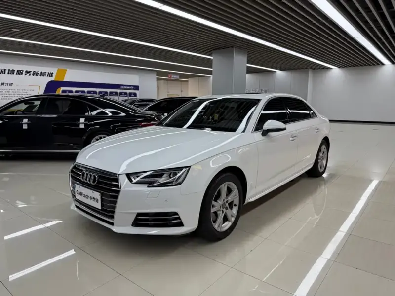 Audi A4L, 2018 — фото 1