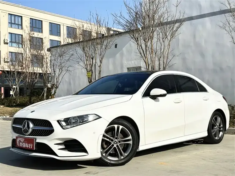 Mercedes-Benz A-Class, 2020 — фото 1