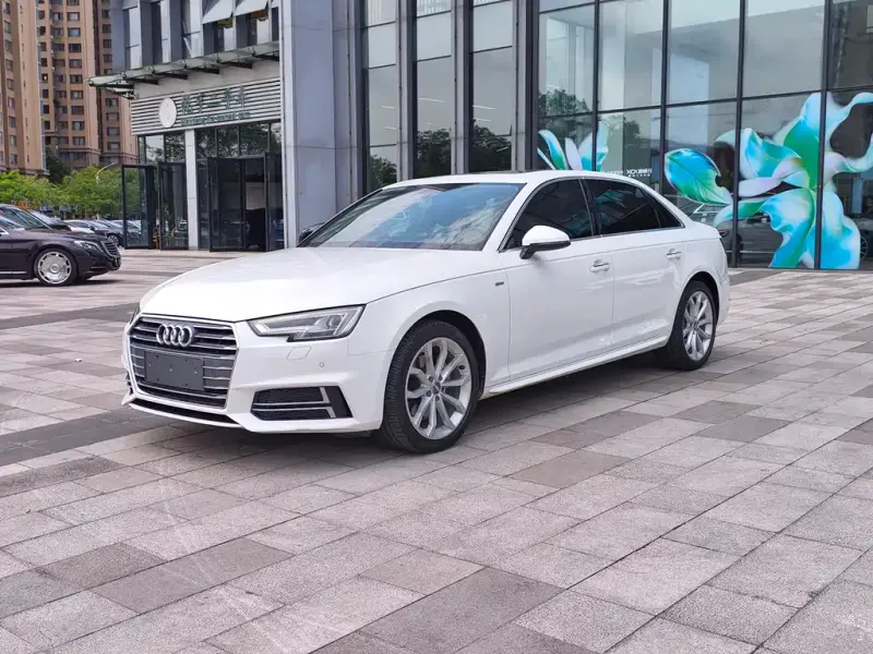 Audi A4L, 2018 — фото 1
