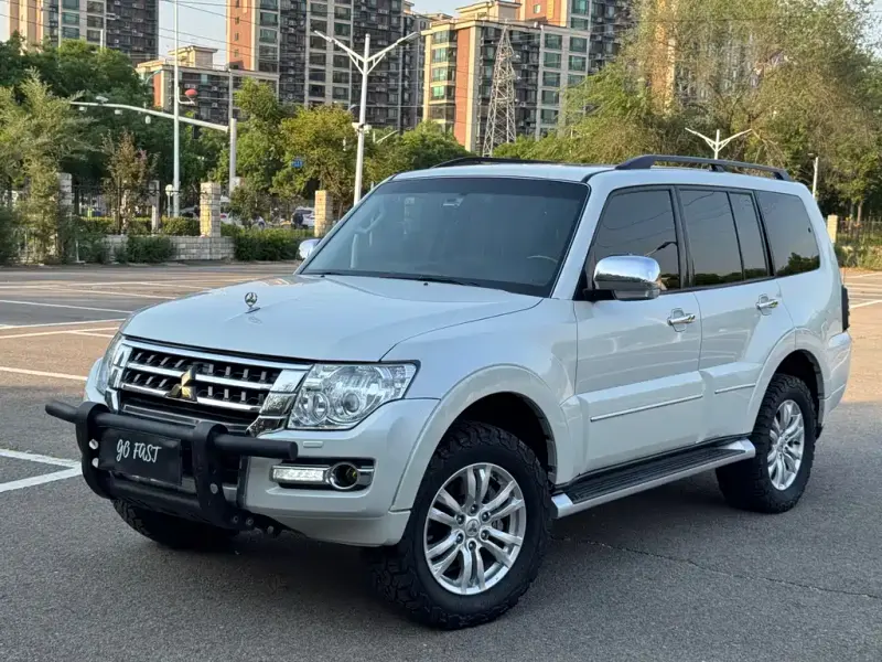 Mitsubishi Pajero (Import), 2018