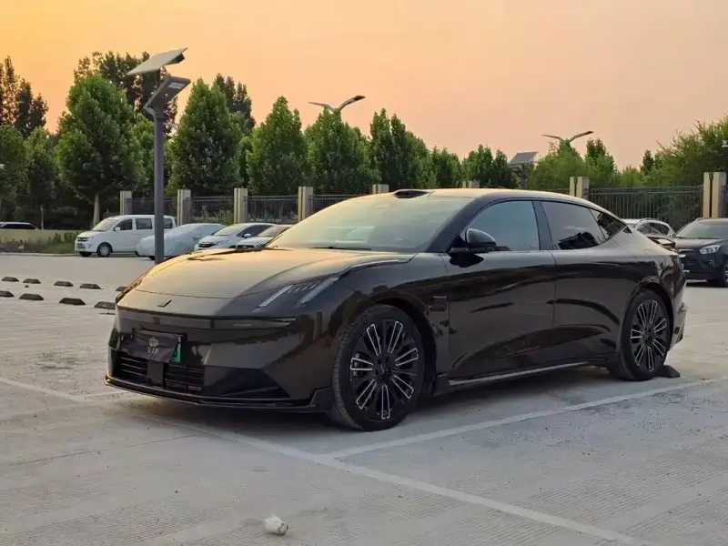 Lynk & Co 10, 2025