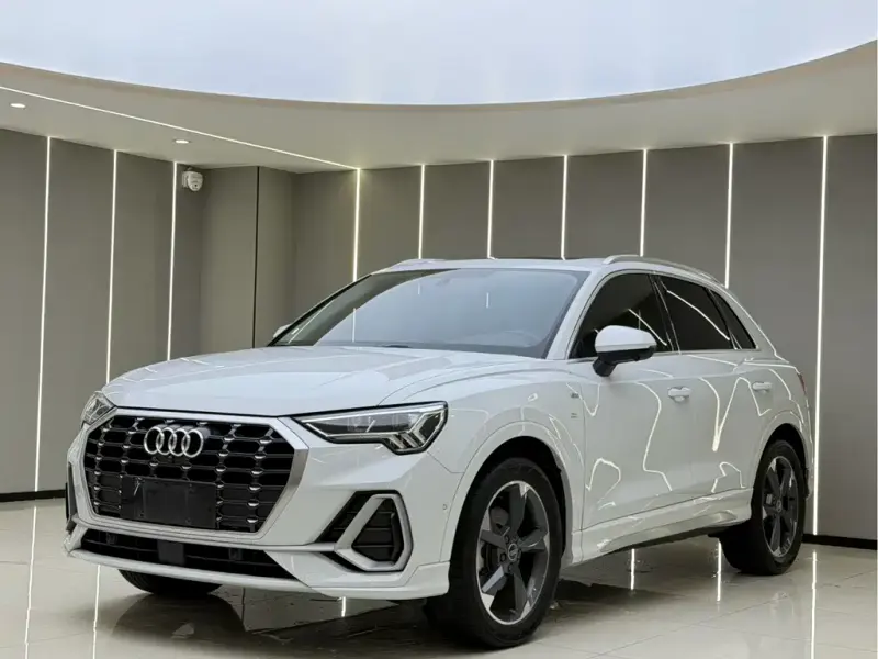 Audi Q3, 2022