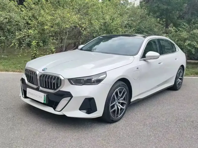 BMW i5, 2025