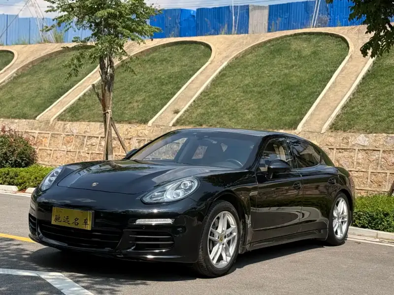 Porsche Panamera, 2016