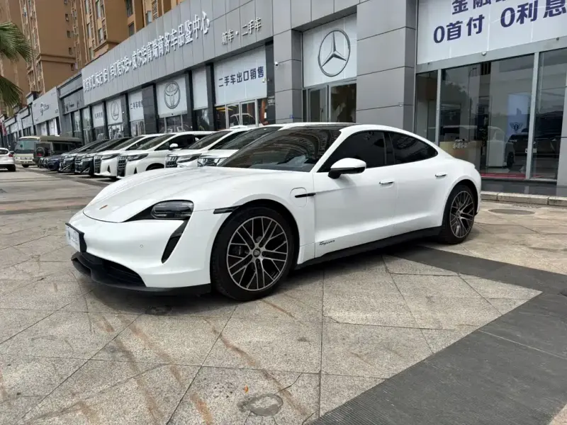 Porsche Taycan, 2022