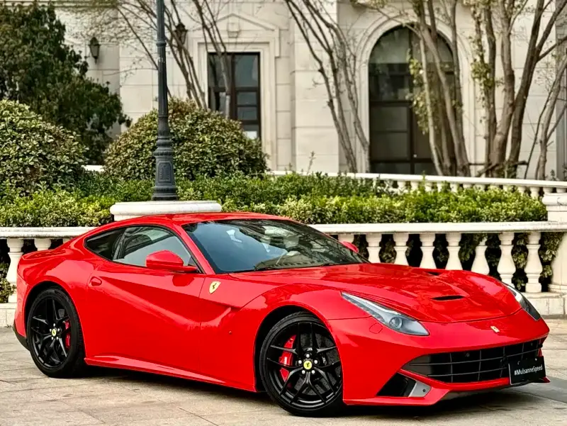 Ferrari F12berlinetta, 2015