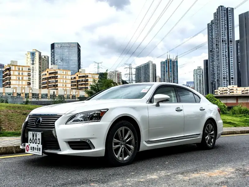 Lexus LS, 2021
