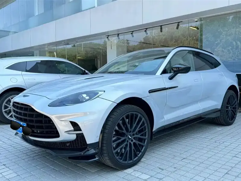 Aston Martin DBX, 2024