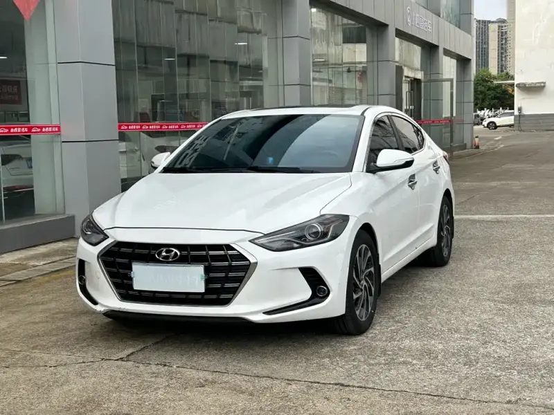 Hyundai Elantra, 2019 — фото 1