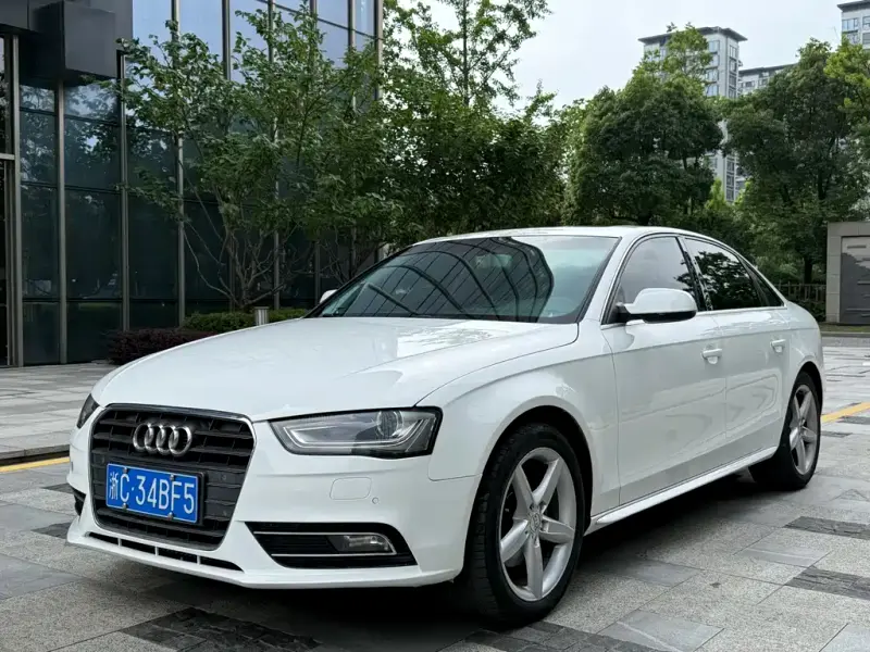 Audi A4L, 2015 — фото 1