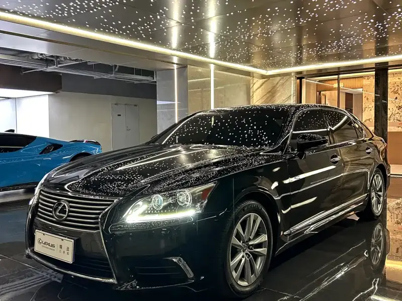 Lexus LS, 2015