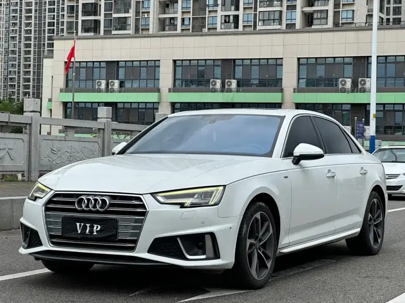 Audi A4L, 2019 — фото 1