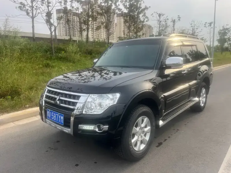 Mitsubishi Pajero (Import), 2016