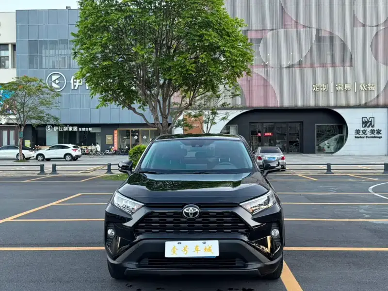 Toyota RAV4, 2023